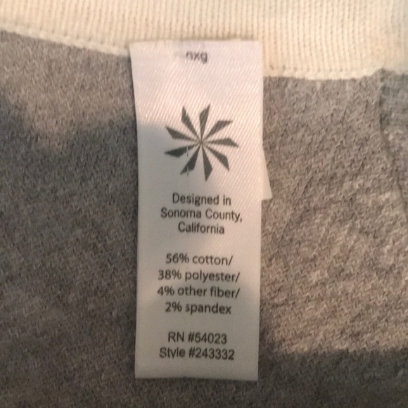 Athleta Long Sleeve Reversable Sweatshirt. Size M - Picture 4 of 6